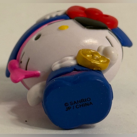 Sanrio Hello Kitty Pirate Figurine, Series 1 - Picture 8 of 9